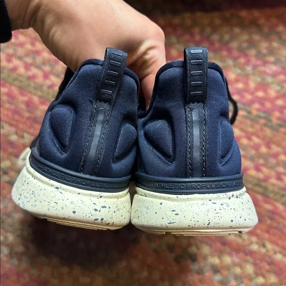 NEW IN BOX APL MENS TECHLOOM TRACER RUNNING SHOES NAVY